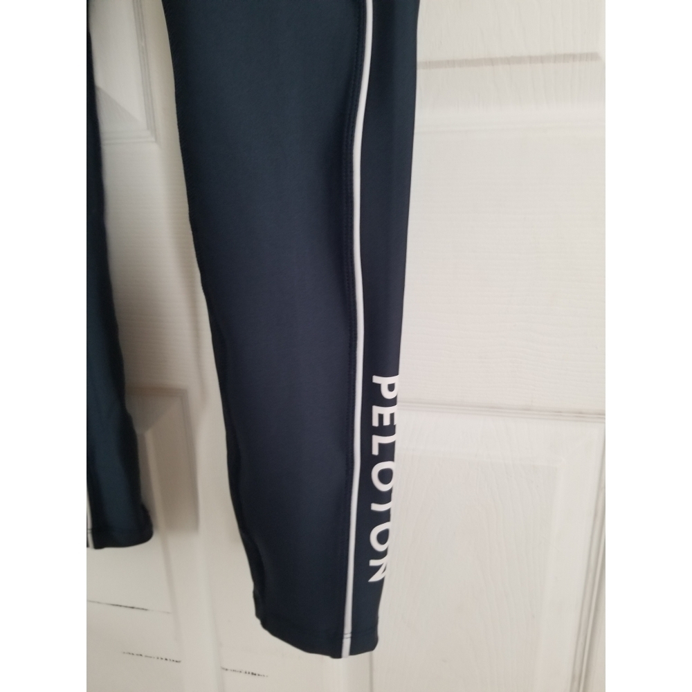 Peloton Show up Tuxedo stripe leggings - Picture 4 of 7